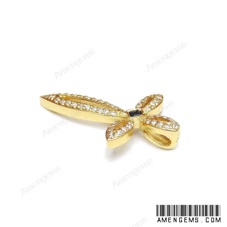 Mặt dây thánh giá sapphire thiên nhiên