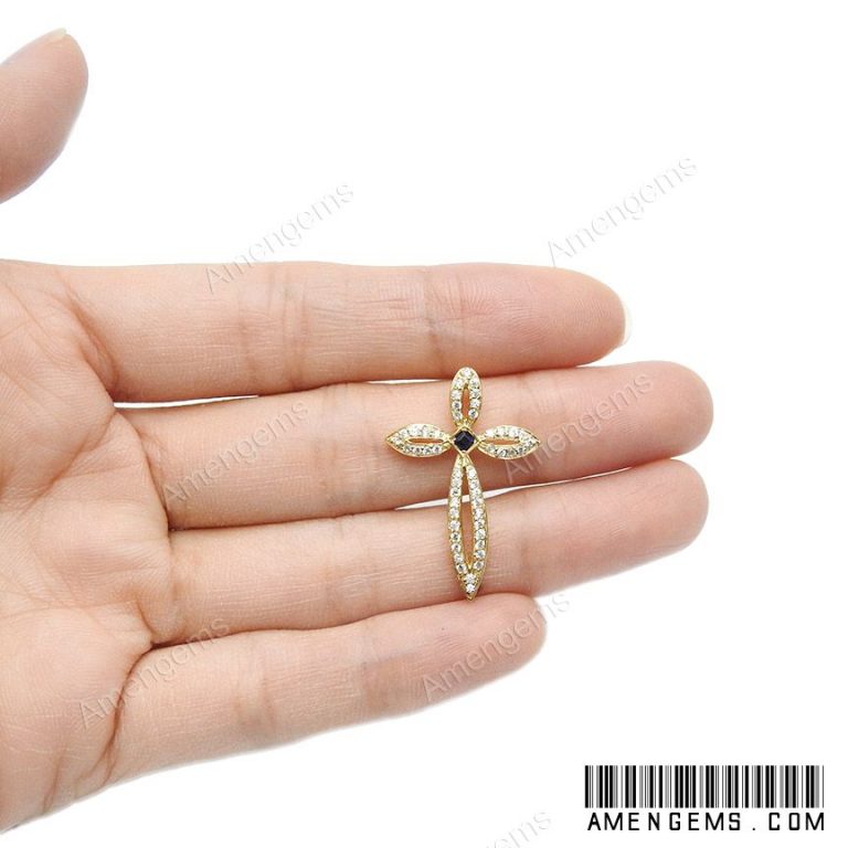 Mặt dây thánh giá sapphire thiên nhiên