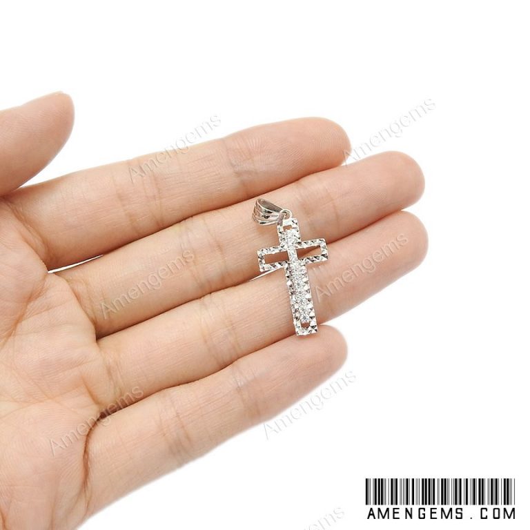Mặt dây thánh giá tinh tế